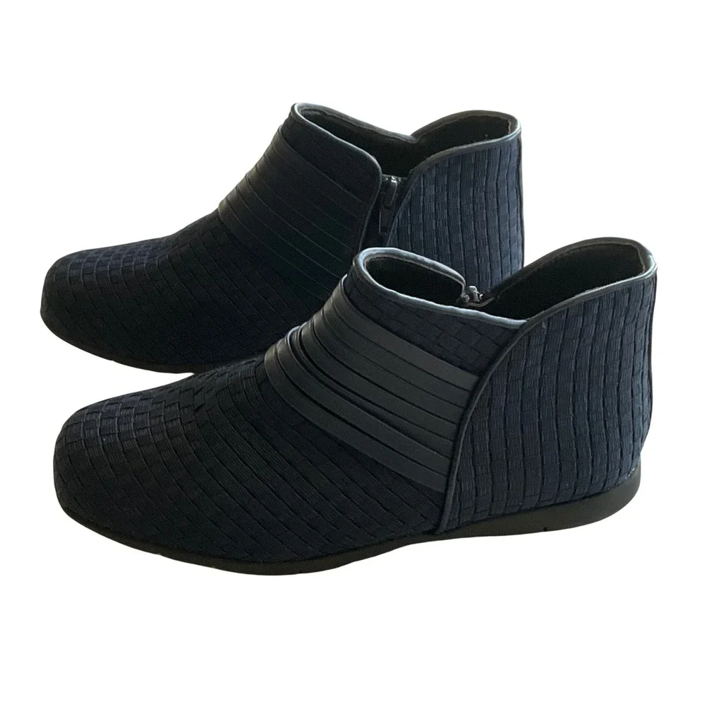 Comfortview Kayla Ankle‎ Boots Women 9WW Navy Blue Woven Fabric Zip Up Flat